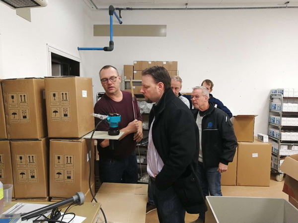 美控超聲波液位計的演示 美控超聲波液位計的演示